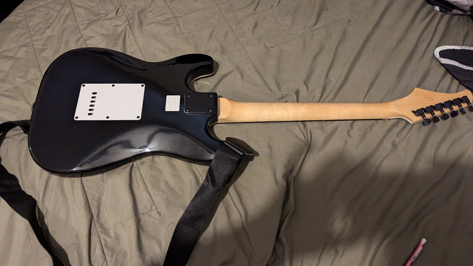 Electric Guitar With Amp Picks And Auto Tuner