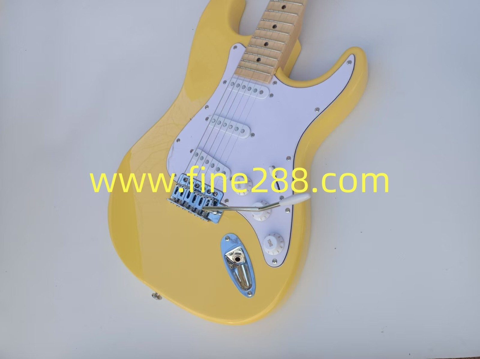 yellow color 6 string st electric guitar groove maple fingerboard round fret