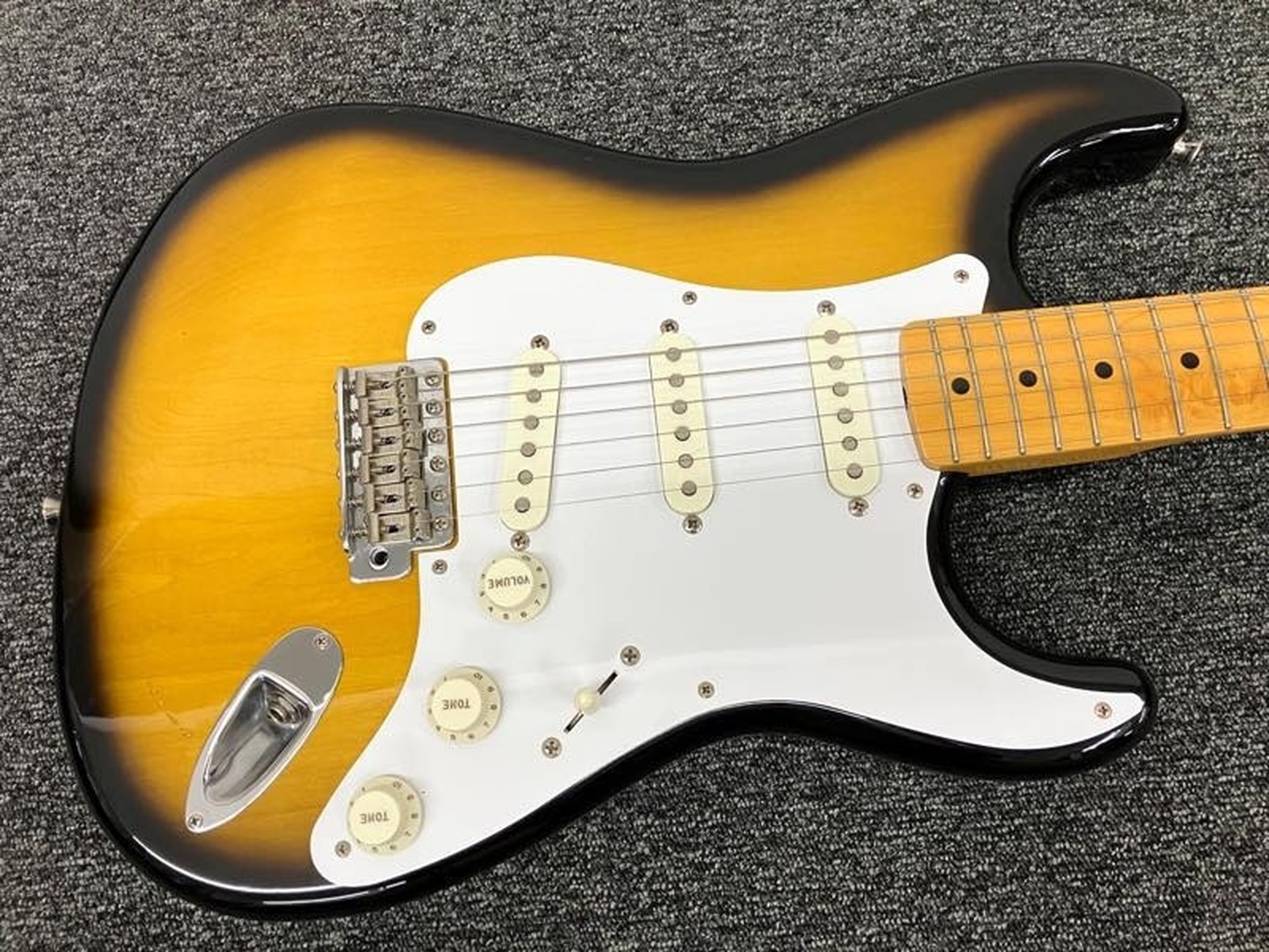 Fender Made in Japan Traditional 50s Stratocaster 2CS Used Basswood w/Soft Case