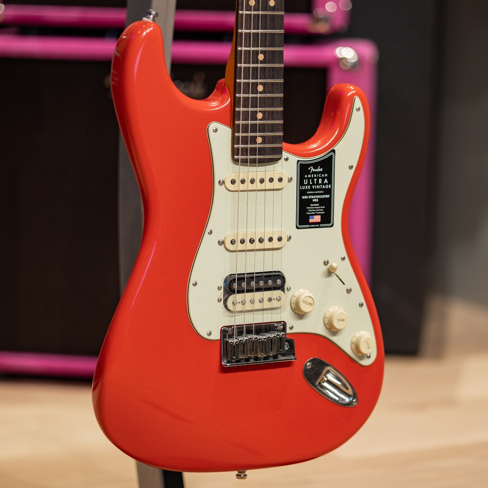 Fender American Ultra Luxe Vintage ’60s Stratocaster HSS – Fiesta Red