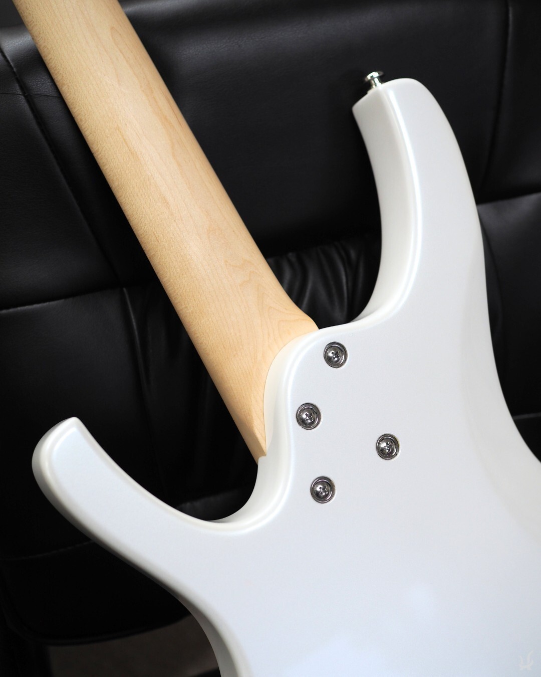 Halo Octavia WIDE NECK (48.5mm) Electric Guitar, EMG Pickups – White