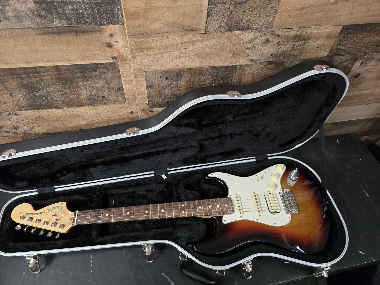 2018 Fender American performer Stratocaster HSS Three Color Sunburst W/ Ohsc