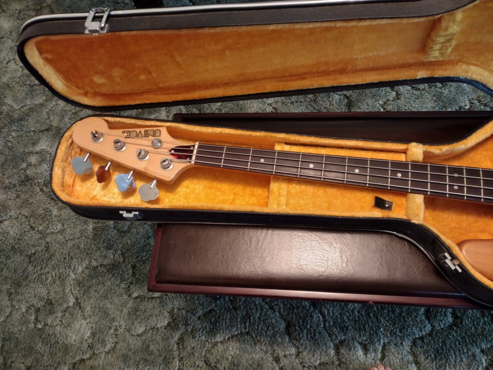 Univox Base Guitar early 70’s, NEW, 4 string #005162
