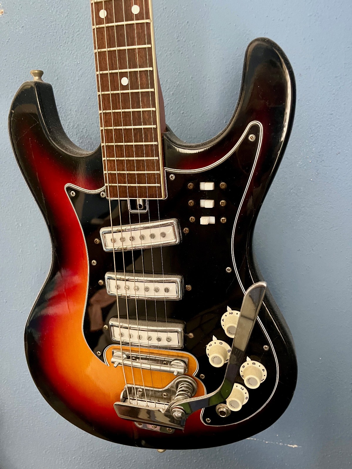 Teisco Kawai Silvertone 3 Pickup Electric Guitar