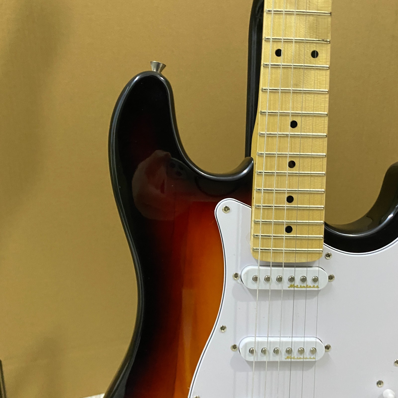 Brown Burst Electric Guitar 3S pickups maple fretboard&neck high quality