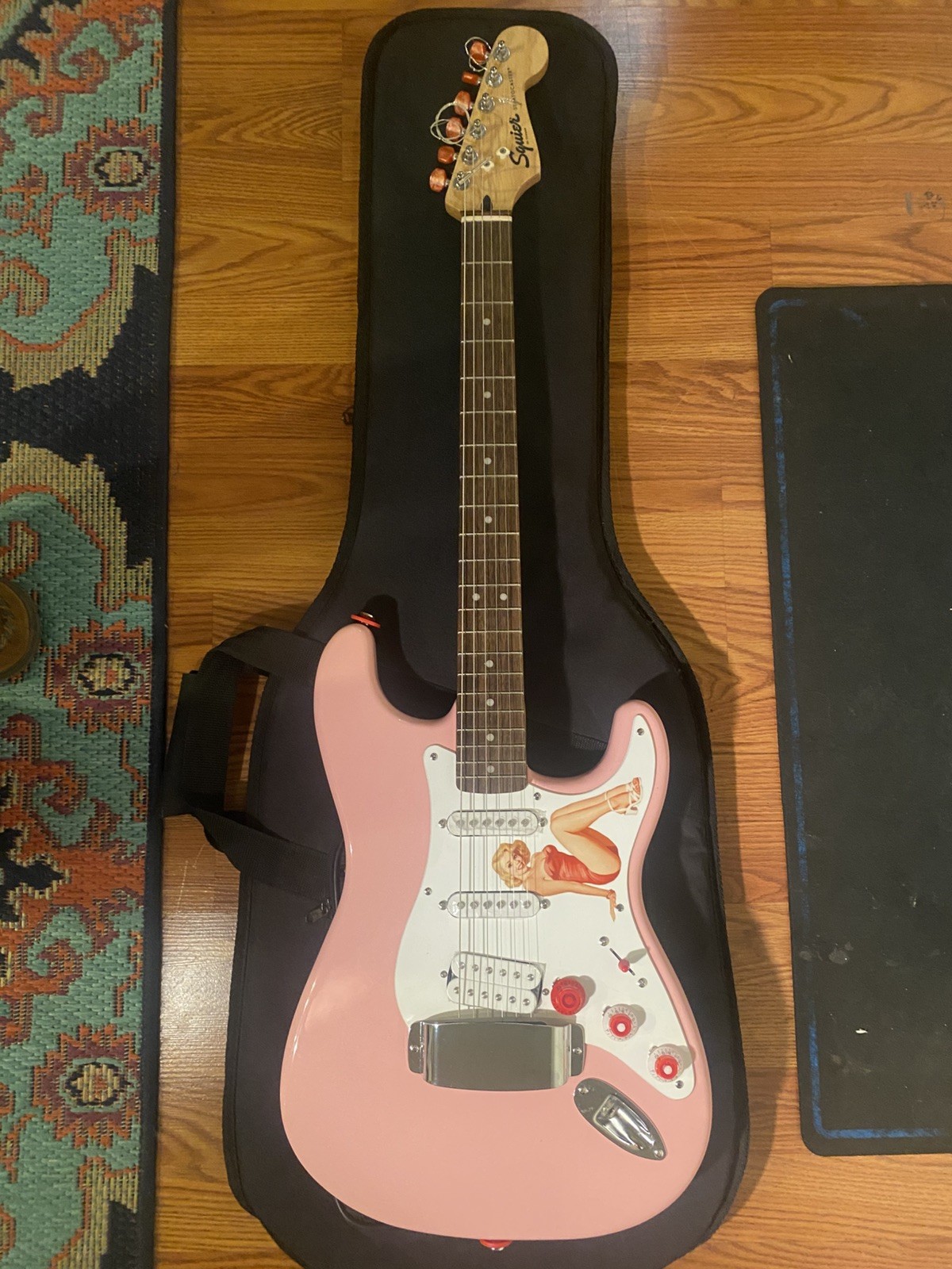 Flash Pink Squier by Fender Sonic (HSS) Stratocaster