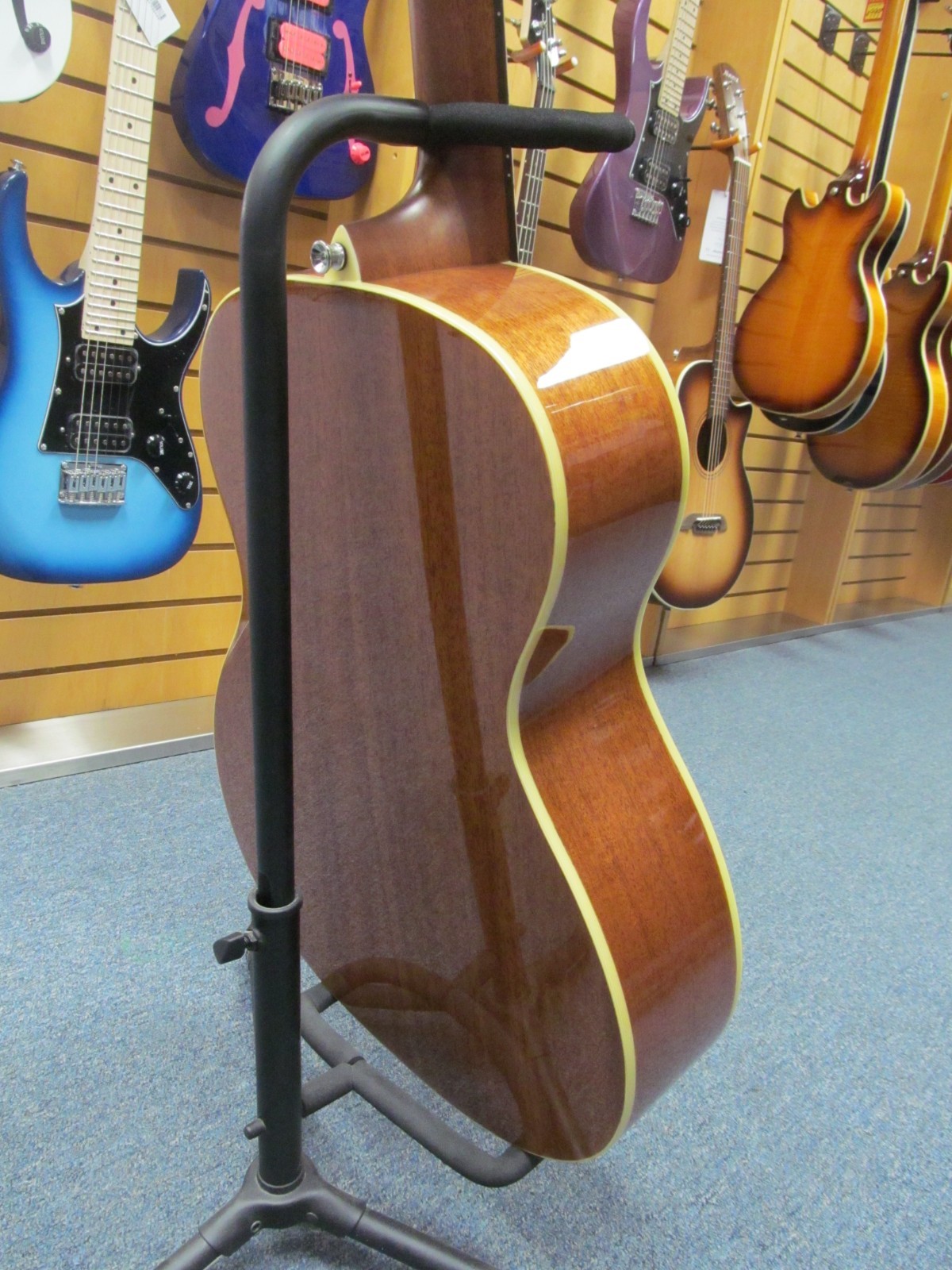 Alvarez Delta00E Sunburst Artist Blues Series Acoustic Electric Guitar – Tobacco