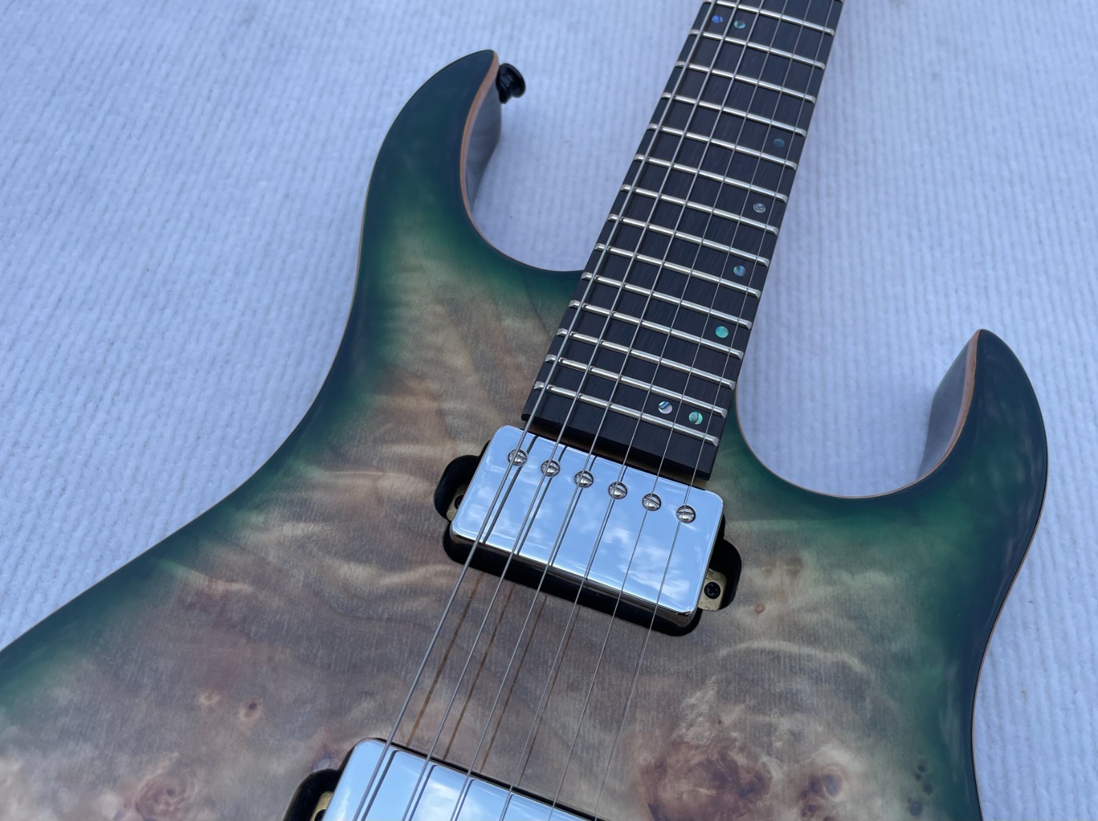 Headless / Travel 6 String Electric Guitar Solid Body Glossy Finished Burl Top