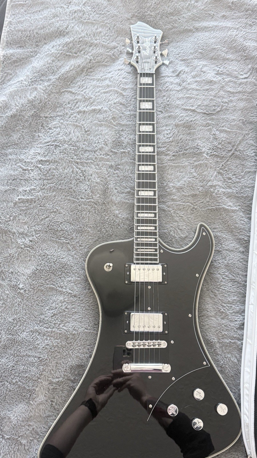 GHOST Hagstrom Fantomen Black Electric Guitar with Soft Case Excellent Condition