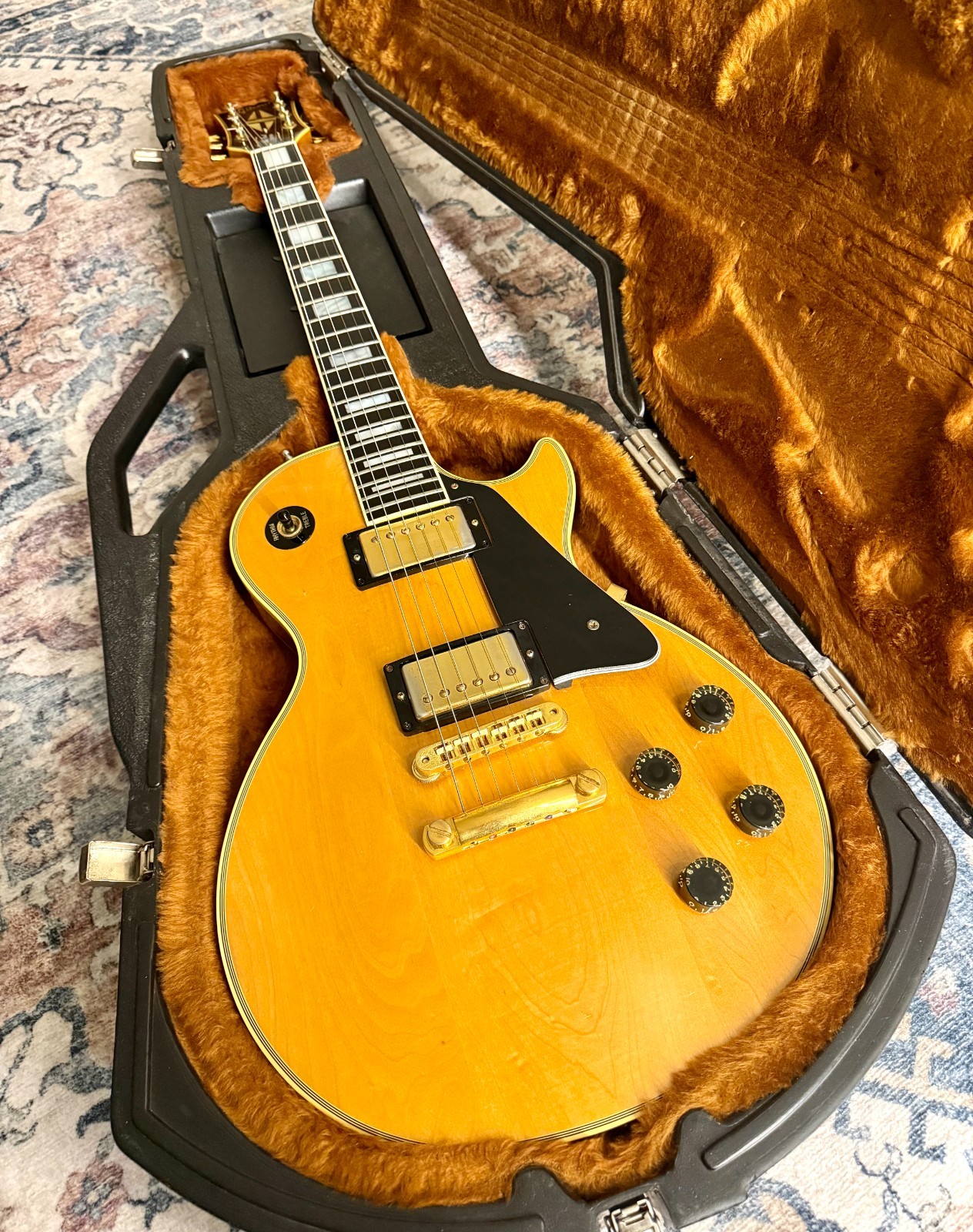 1982 Gibson Les Paul Custom “BLONDE BEAUTY” Natural Finish + GOLD Plush Chainsaw