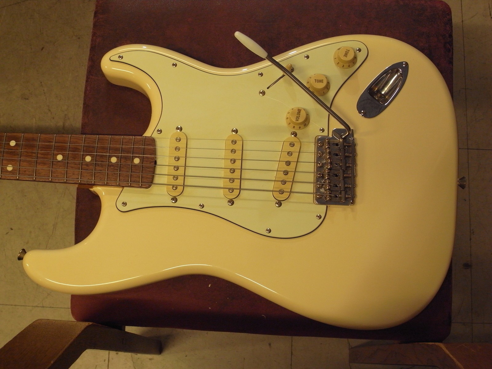 Fender Made in Japan Classic 60s STRATOCASTER 2017 Used Maple White w/Soft Case