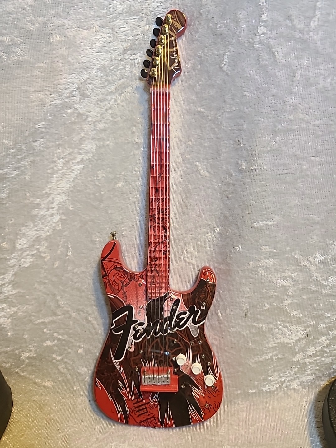 Vintage Guitar Mania Mini Fender Guitar Stratocaster No 12064 Eye Of A Stranger