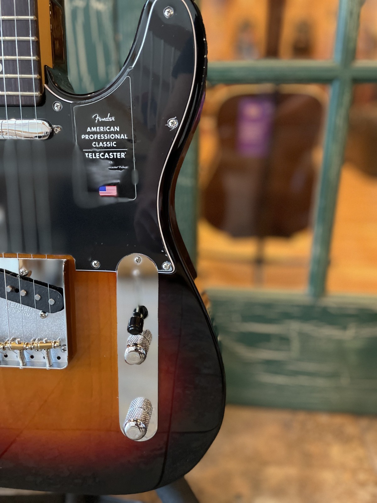 Fender American Professional Classic Telecaster in 3 Color Sunburst w Fender Bag