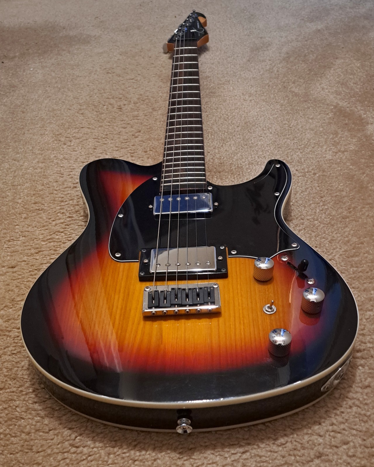 Peavey Generation EXP Guitar, Sunburst, HH + Piezo, Excellent!
