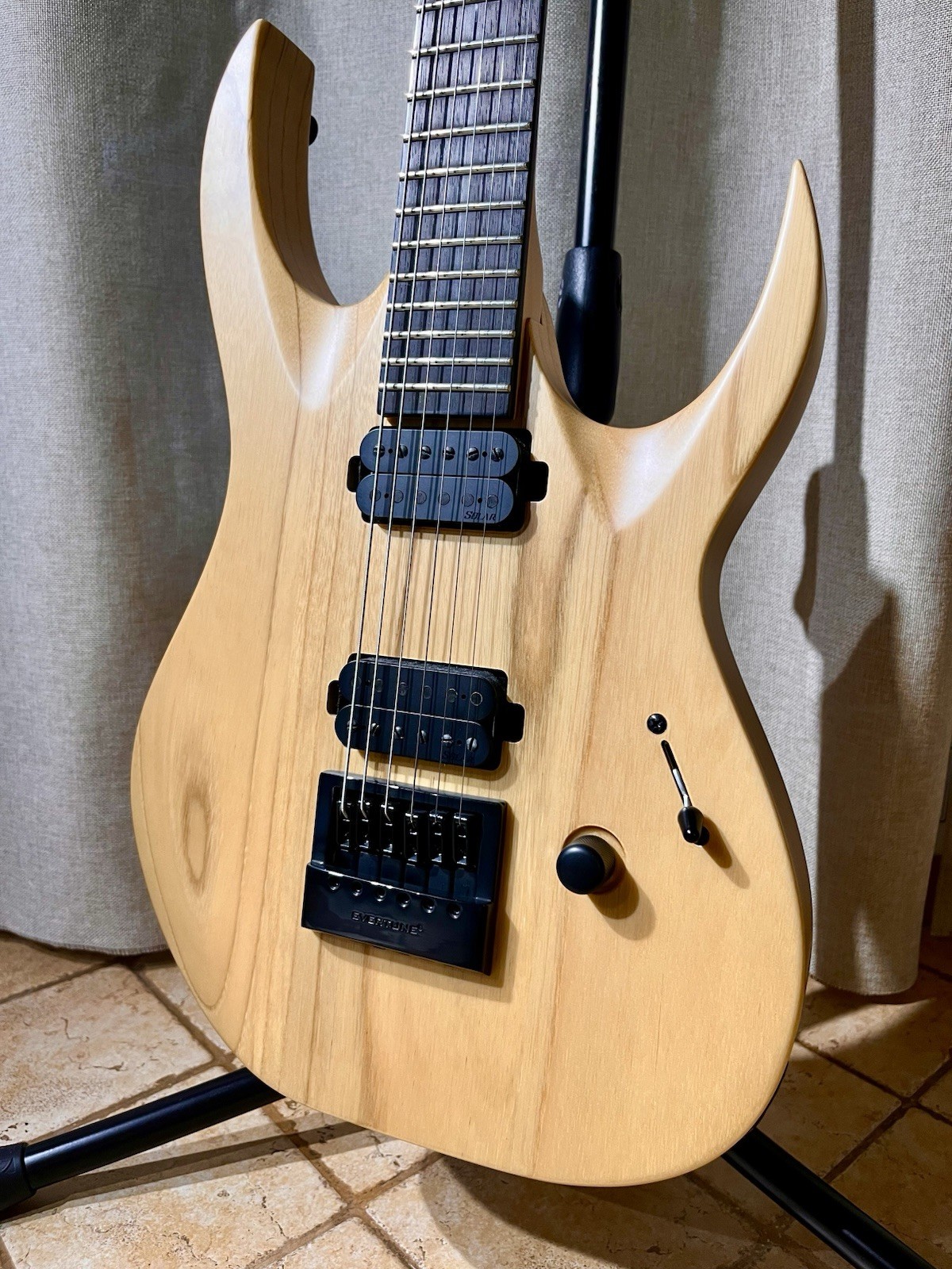 Solar AB2.6ET N – Natural Matte – Electric Guitar – Evertune – Hardshell Case