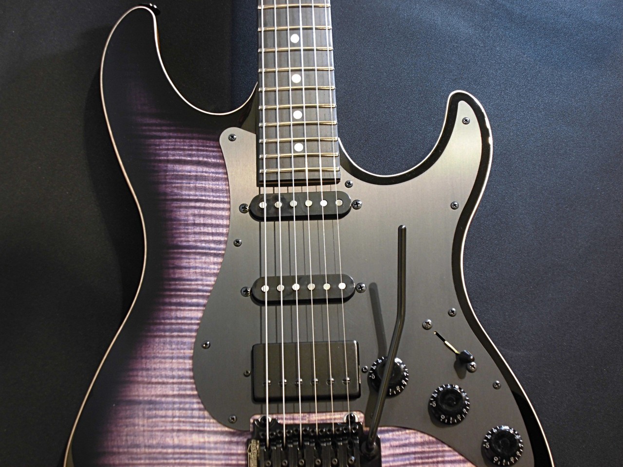 Black Smoker Futura-SV SSH 4A Flame Maple Top Purple Burst MH 3.83kg Excellent w