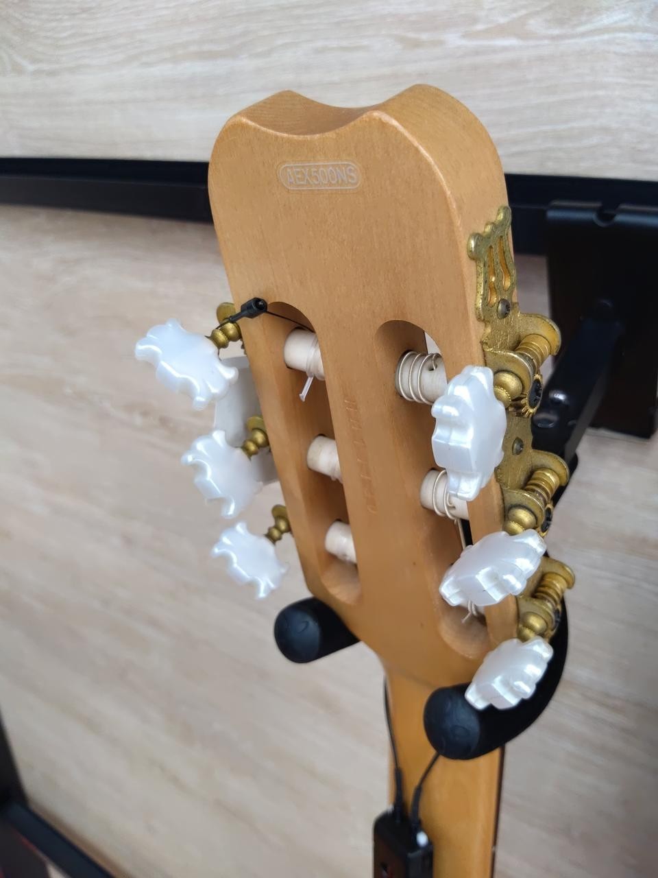 Yamaha AEX500NS Elegat Electric Acoustic Guitar Natural Finish