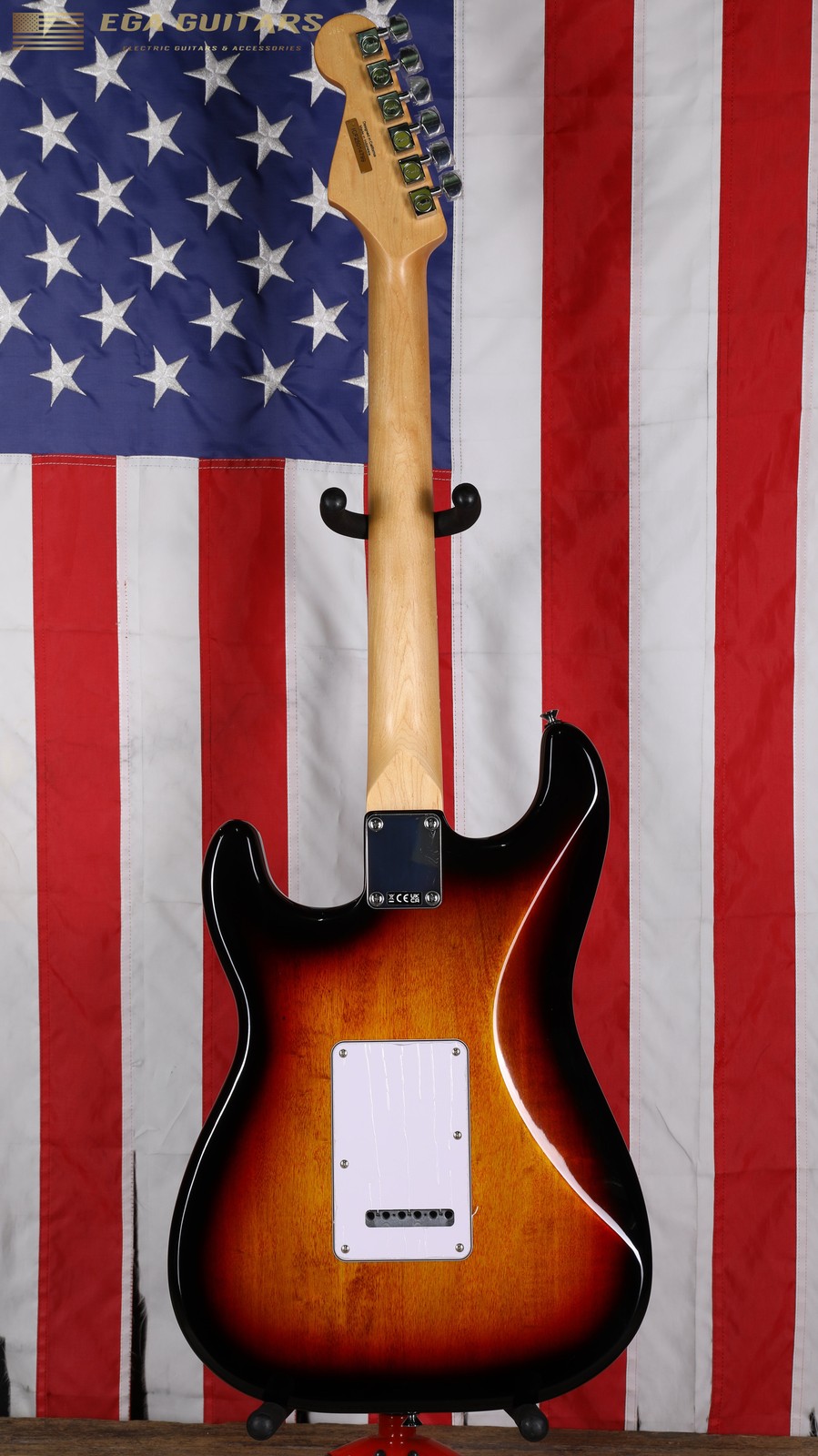 Fender Standard Stratocaster – 3-Color Sunburst