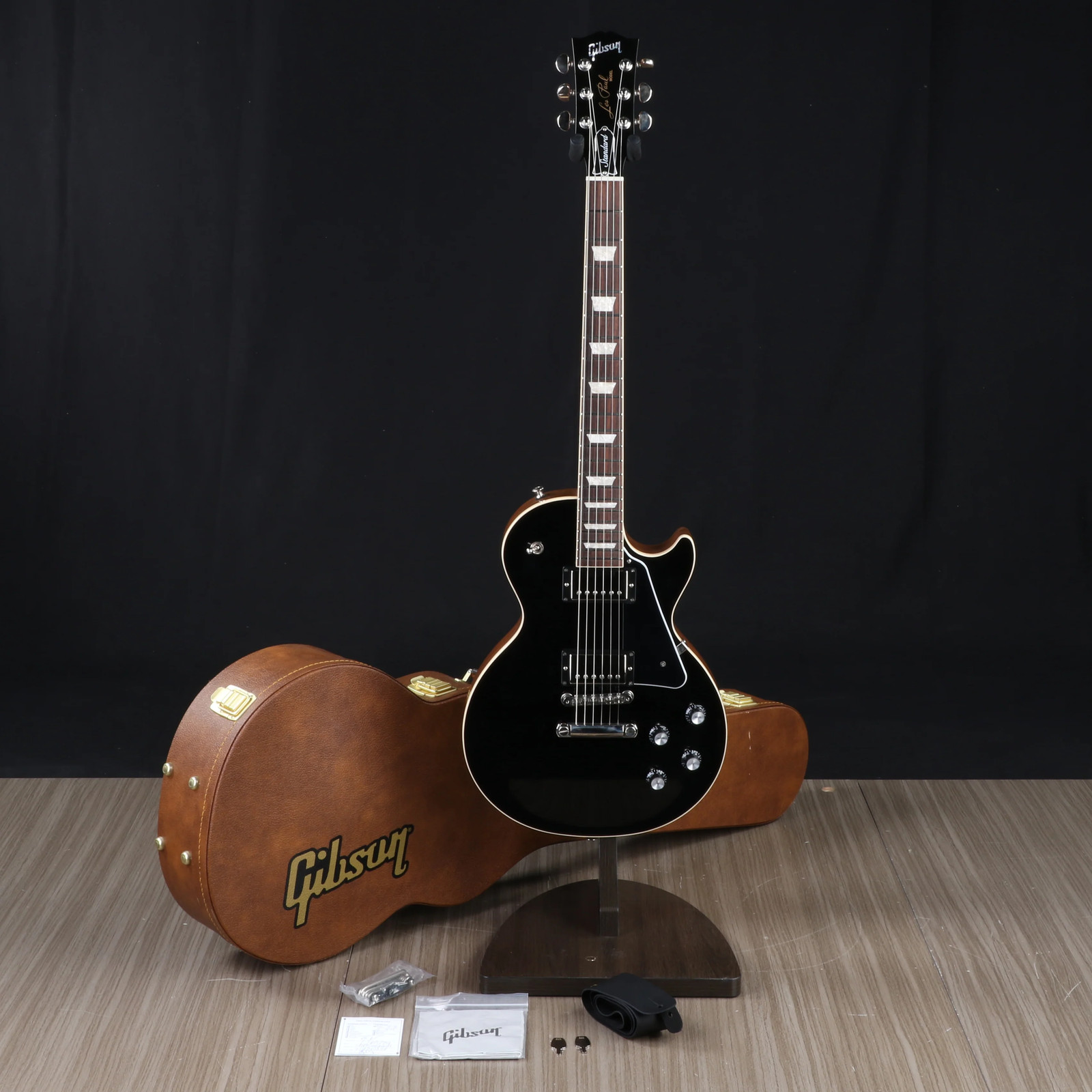 Gibson Les Paul Standard ’60s Plain Top Electric Guitar w/ Case – Ebony – Plek’d