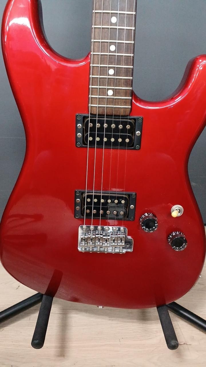 YAMAHA STH400R Metallic Red Made in Japan ST Type Solid Body Electric Guitar