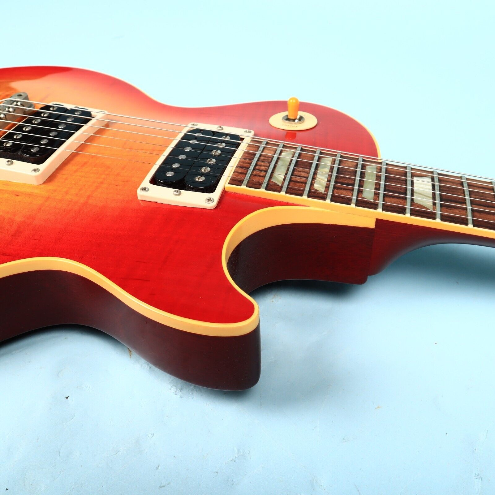 1995 Gibson Les Paul Classic Heritage Premium Sunburst Electric Guitar
