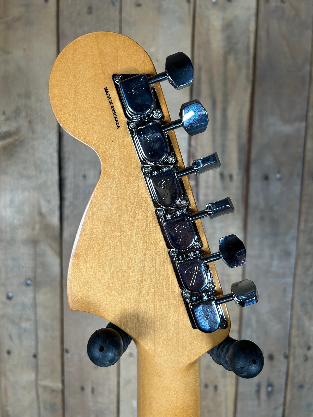 Fender 70th-anniversary Vintera II Antigua Stratocaster Electric Guitar Antigua