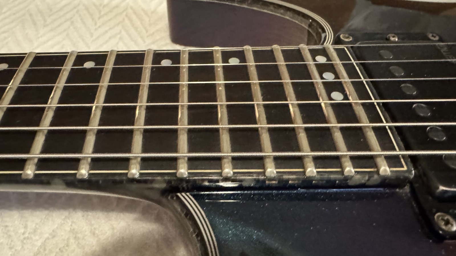 Schecter Hellraiser Hybrid | UltraViolet | NeckThru | Active EMG’sUS 57/66
