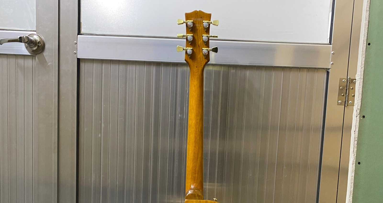 Luxurious Flame Maple Veneer Electric guitar Gold hardware multicolour Binding
