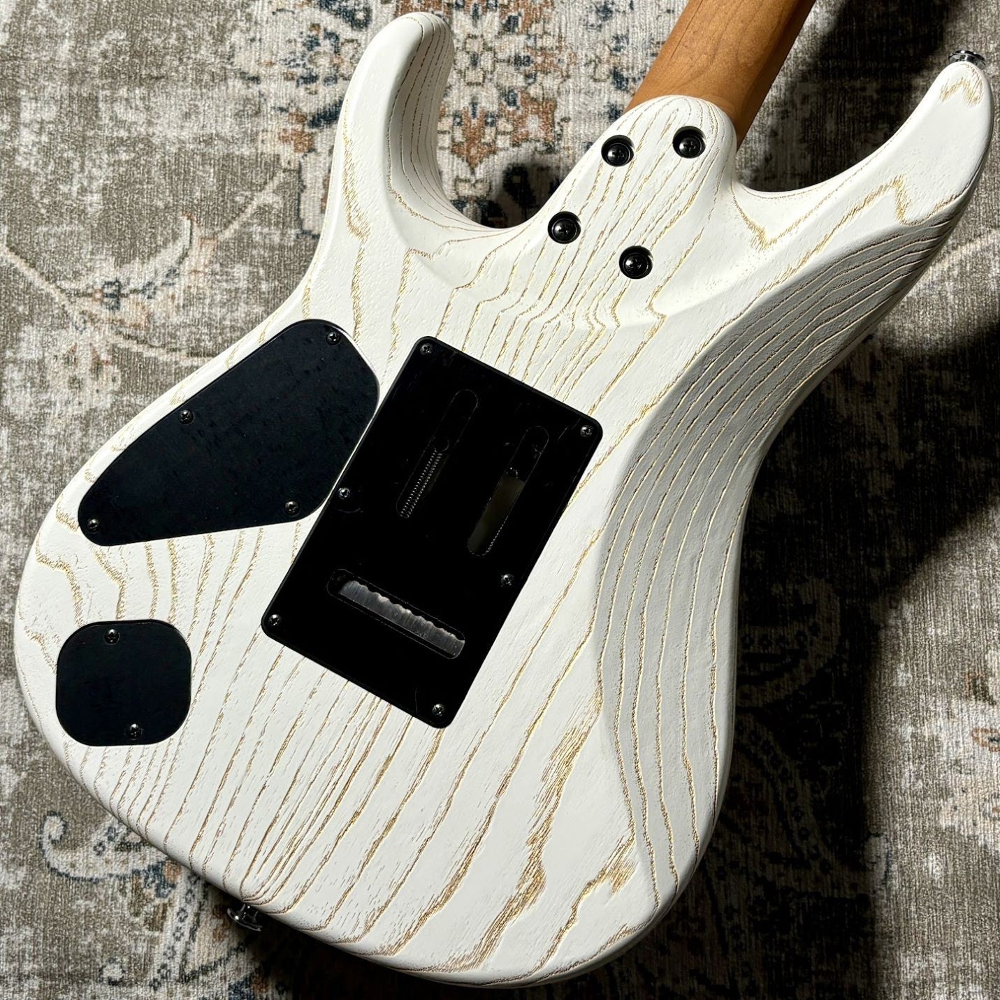 Ibanez / AZ2402AR CGW (Coarse Grain White Flat) Electric Guitar
