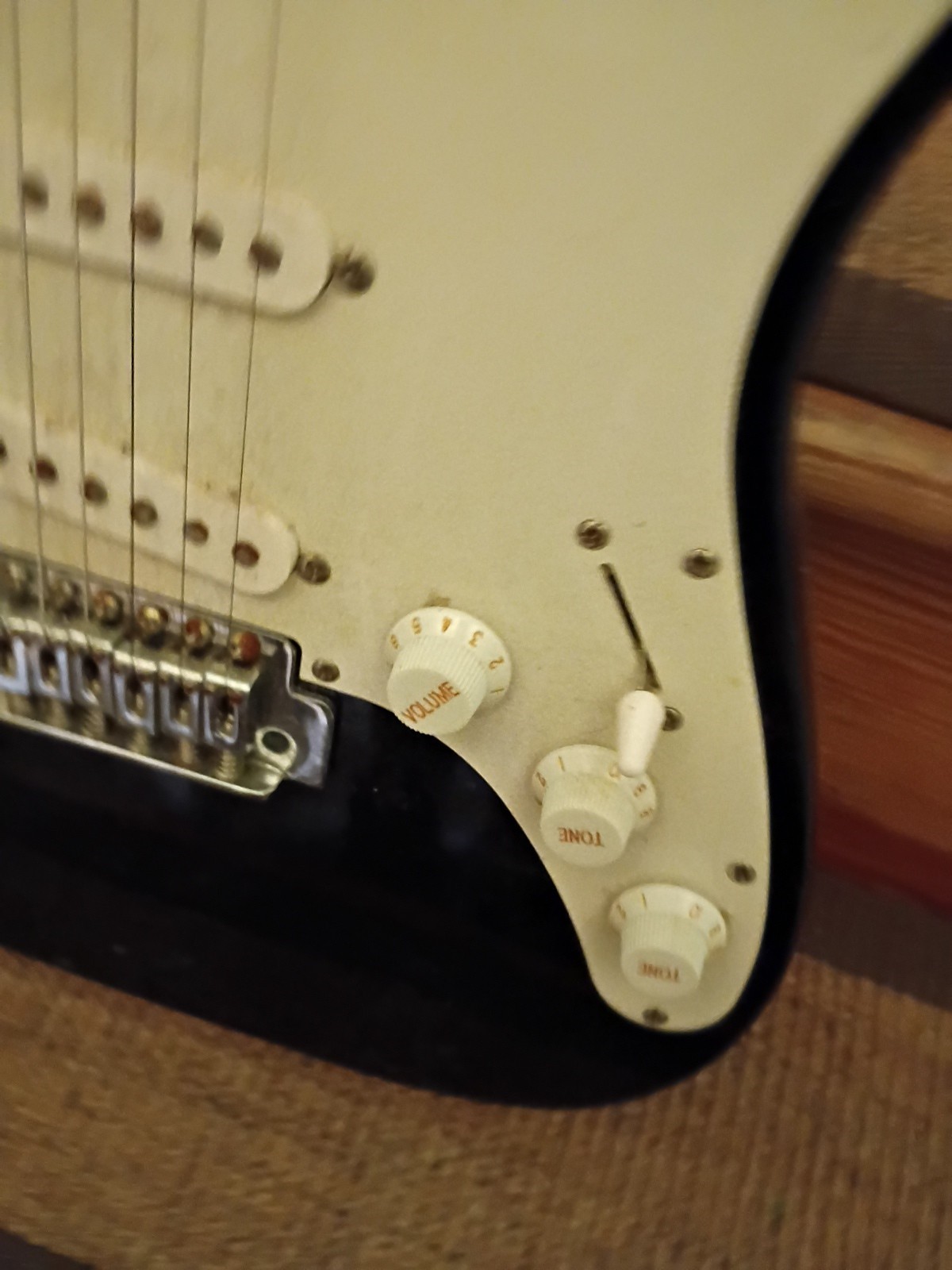 Lyon By Washburn 6-String Right-Handed Electric Guitar With Whammy Bar