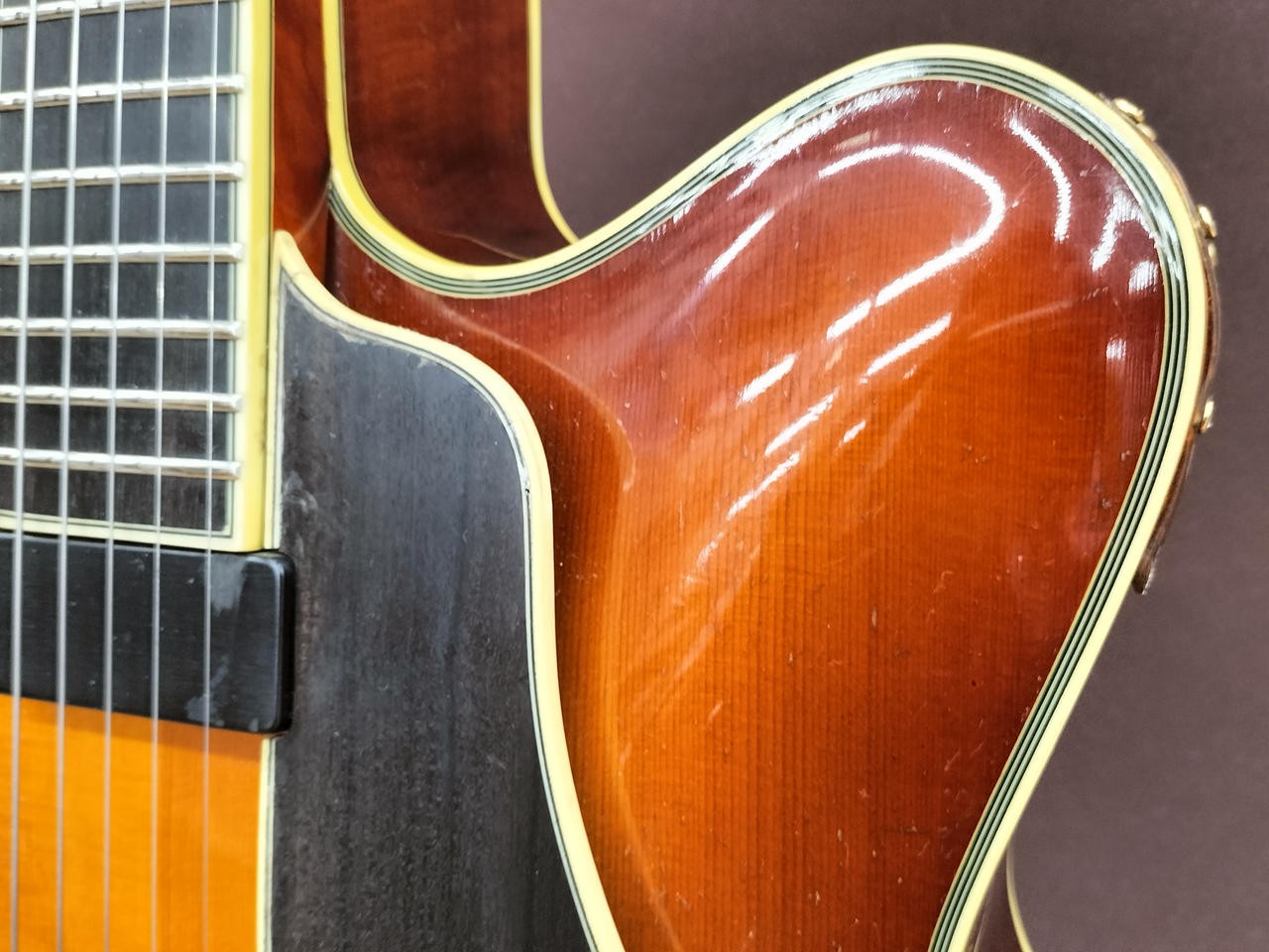 EASTMAN AR-810CE Electric Guitar