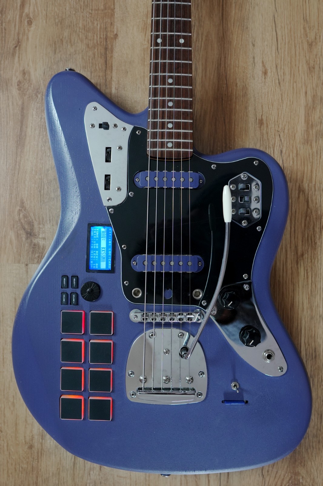 2021 Jaguar by LuK Guitars with build-in AKAI MPX8, handmade in Germany