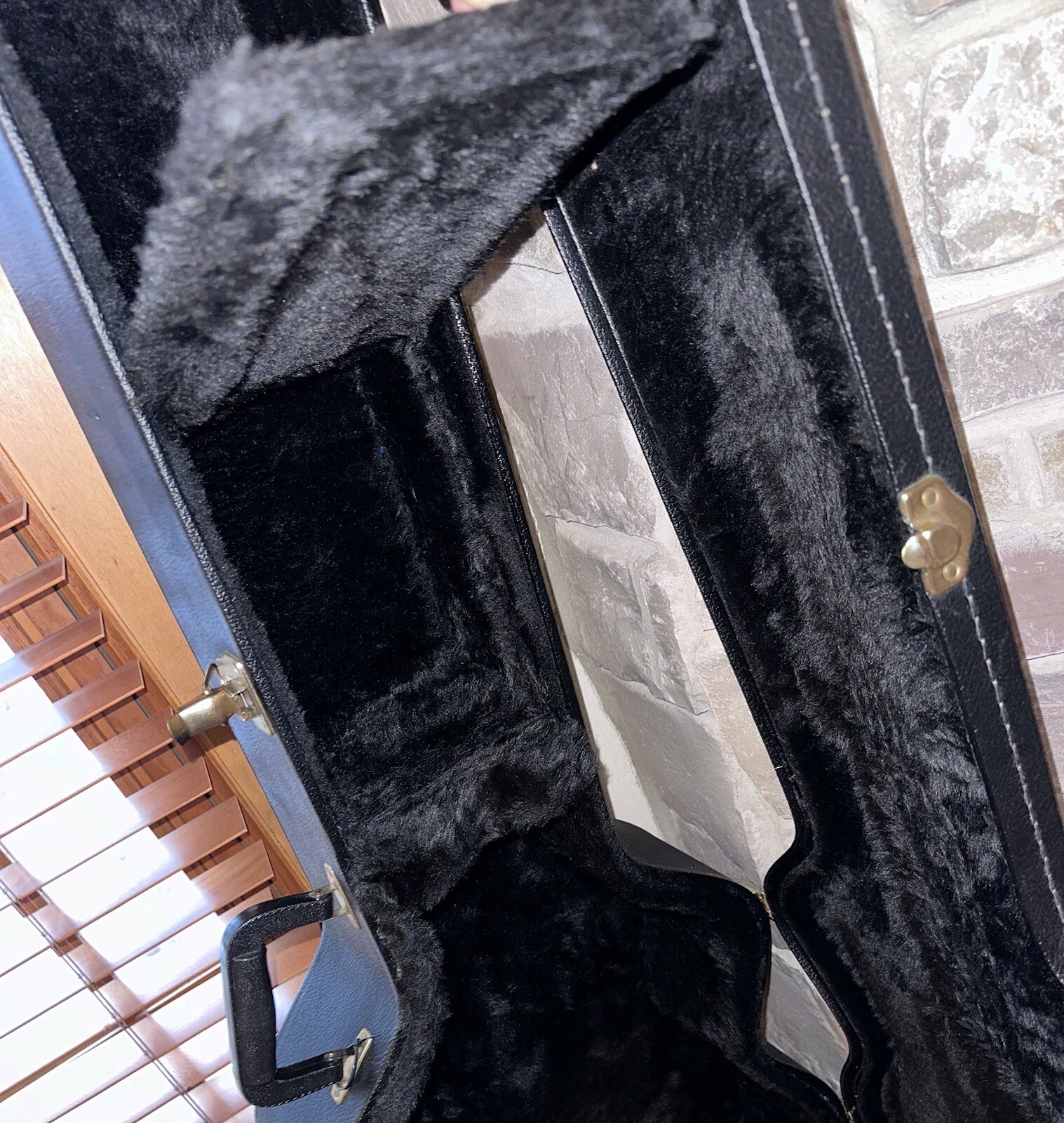 Near Mint TKL Ibanez Fur Lined Hard Guitar Hard Case Made In Canada