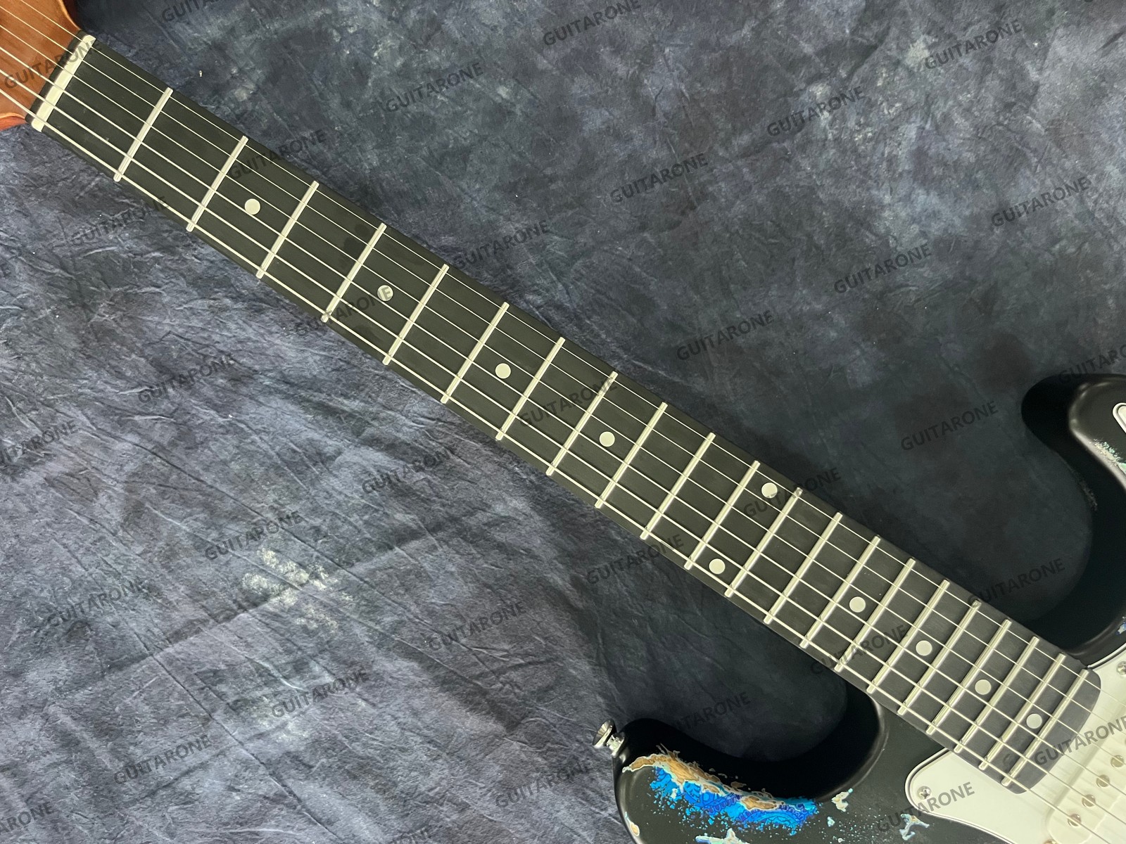 Aged Finsih Electric Guitar SSH Pickups Stainless Fret Paisley Finish Solid Body