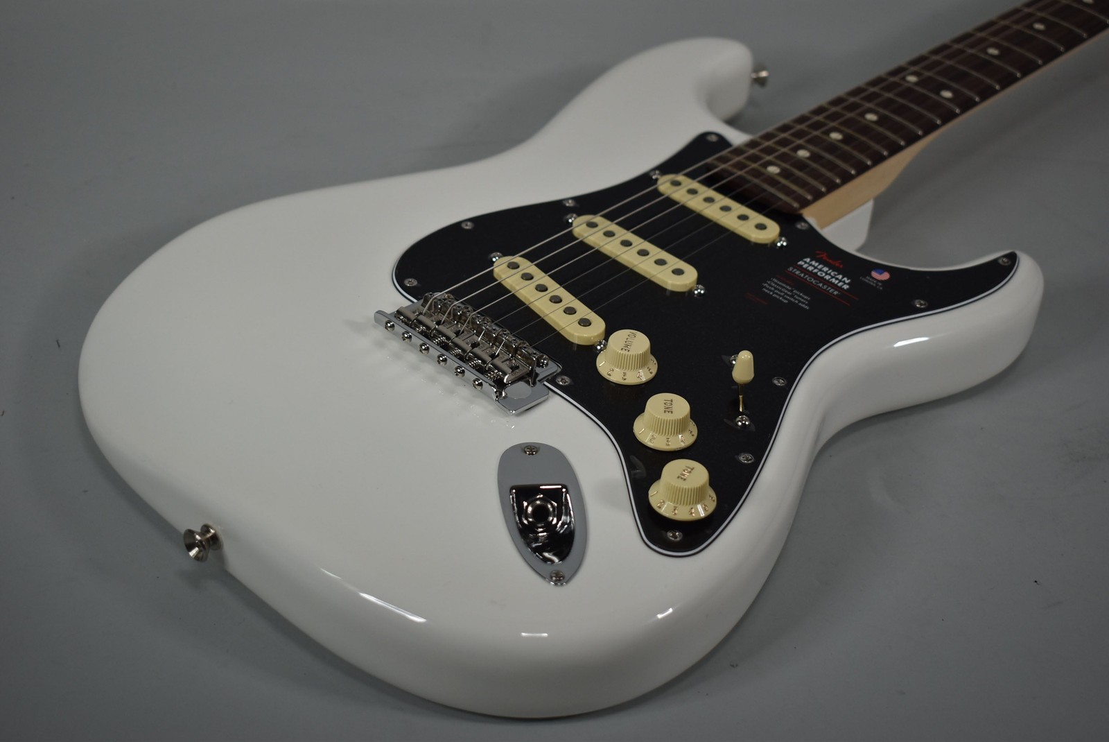 2022 Fender American Performer Stratocaster Arctic White Finish w/Bag