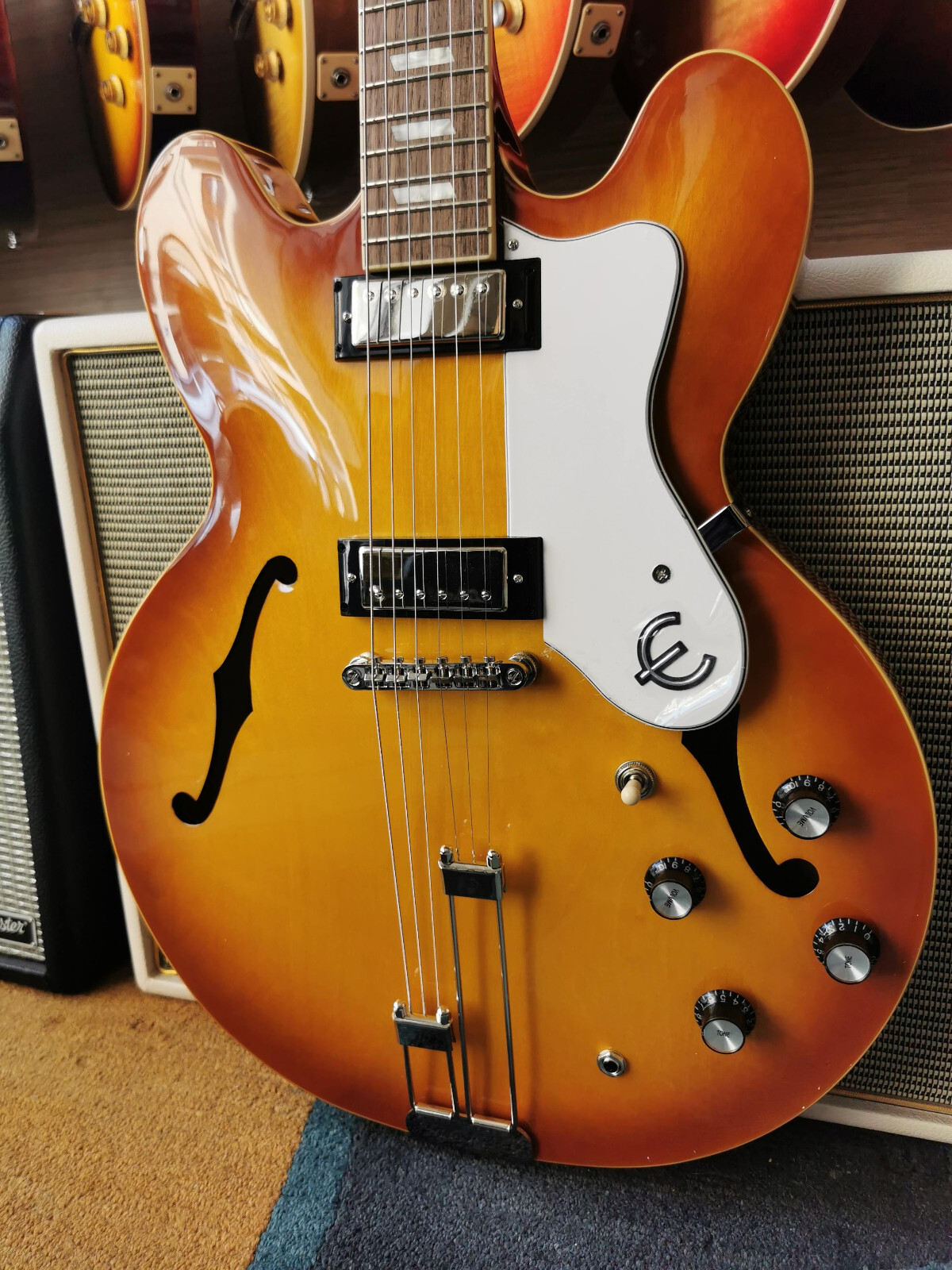 Epiphone Riviera 2024 – Royal Tan