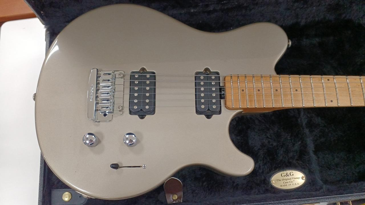 [MUSIC MAN] Axis Sport HH Electric Guitar With Hard Case Used Shipping From JPN