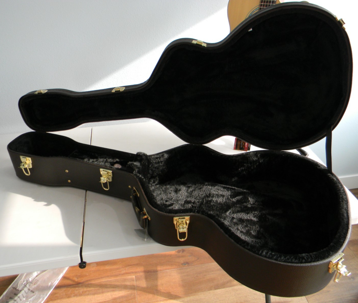 Takamine EG524SC Jumbo G-Series Acoustic Electric Guitar w/case new other