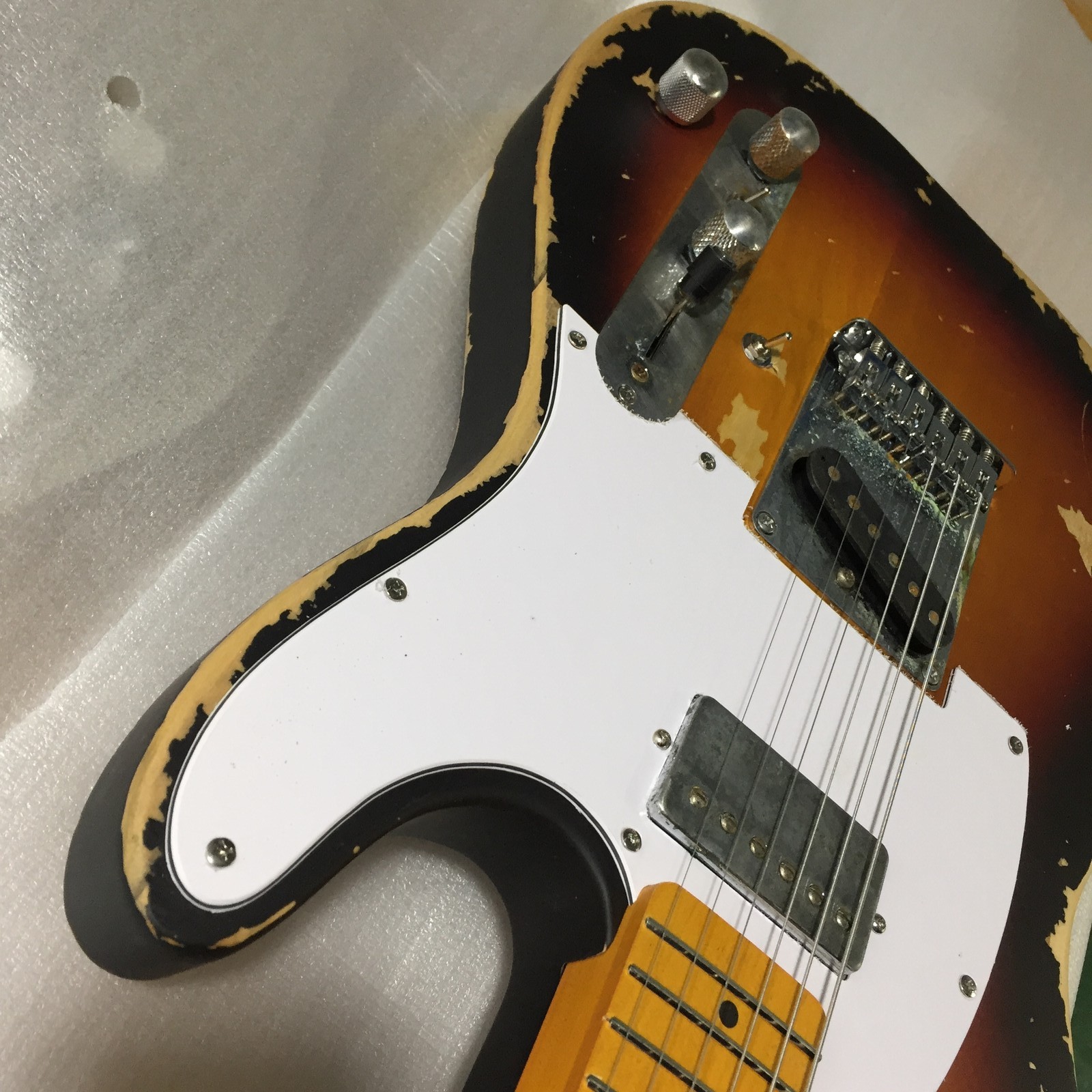 Vintage Solid Electric Guitar HS Pickups Maple Fretboard&Neck Fixed Bridge