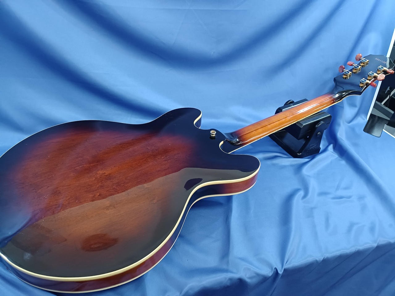 EPIPHONE SHERATON Semi-Acoustic Electric Guitar
