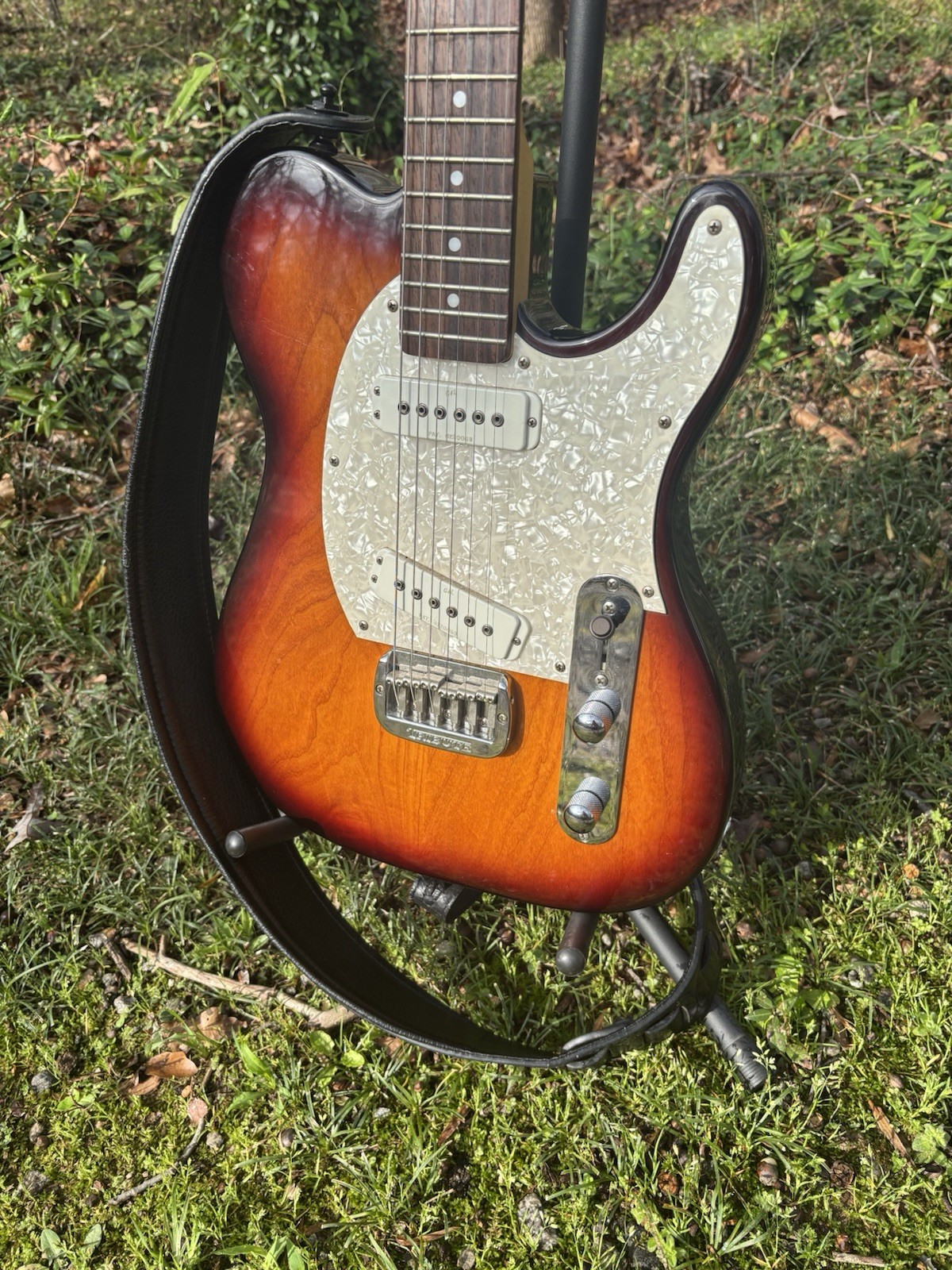 G&L ASAT Special Jumbo Mfd Pickups Tribute Strap Schaller Strap Locks