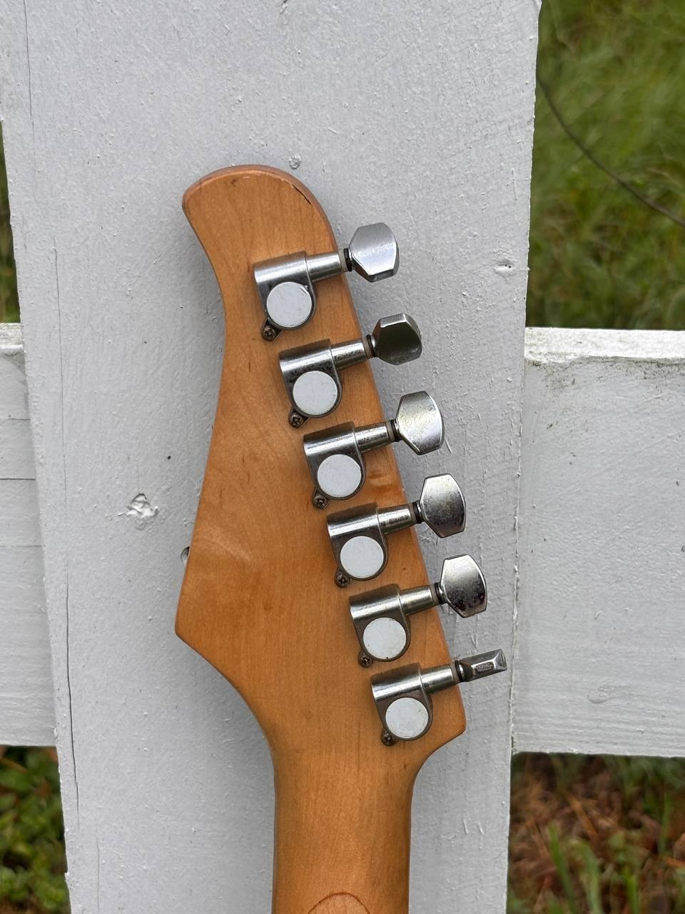 Silvertone SS11 Electric Guitar Missing One String Good Fast Shipping PH9