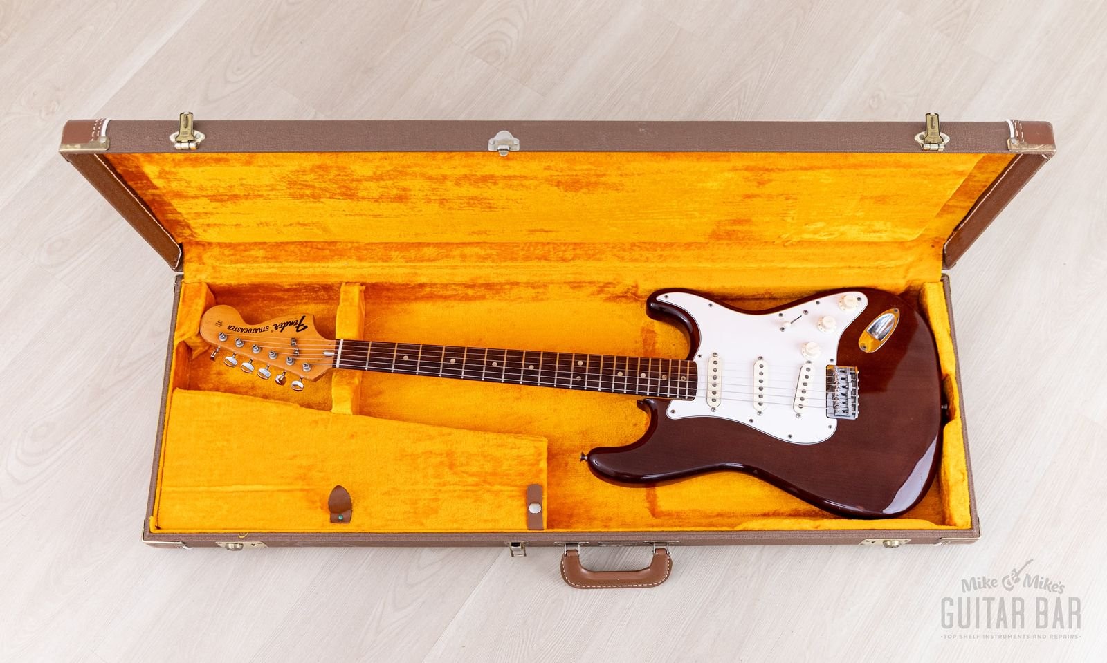 1973 Fender Stratocaster Hardtail Vintage Guitar Mocha w/ Case