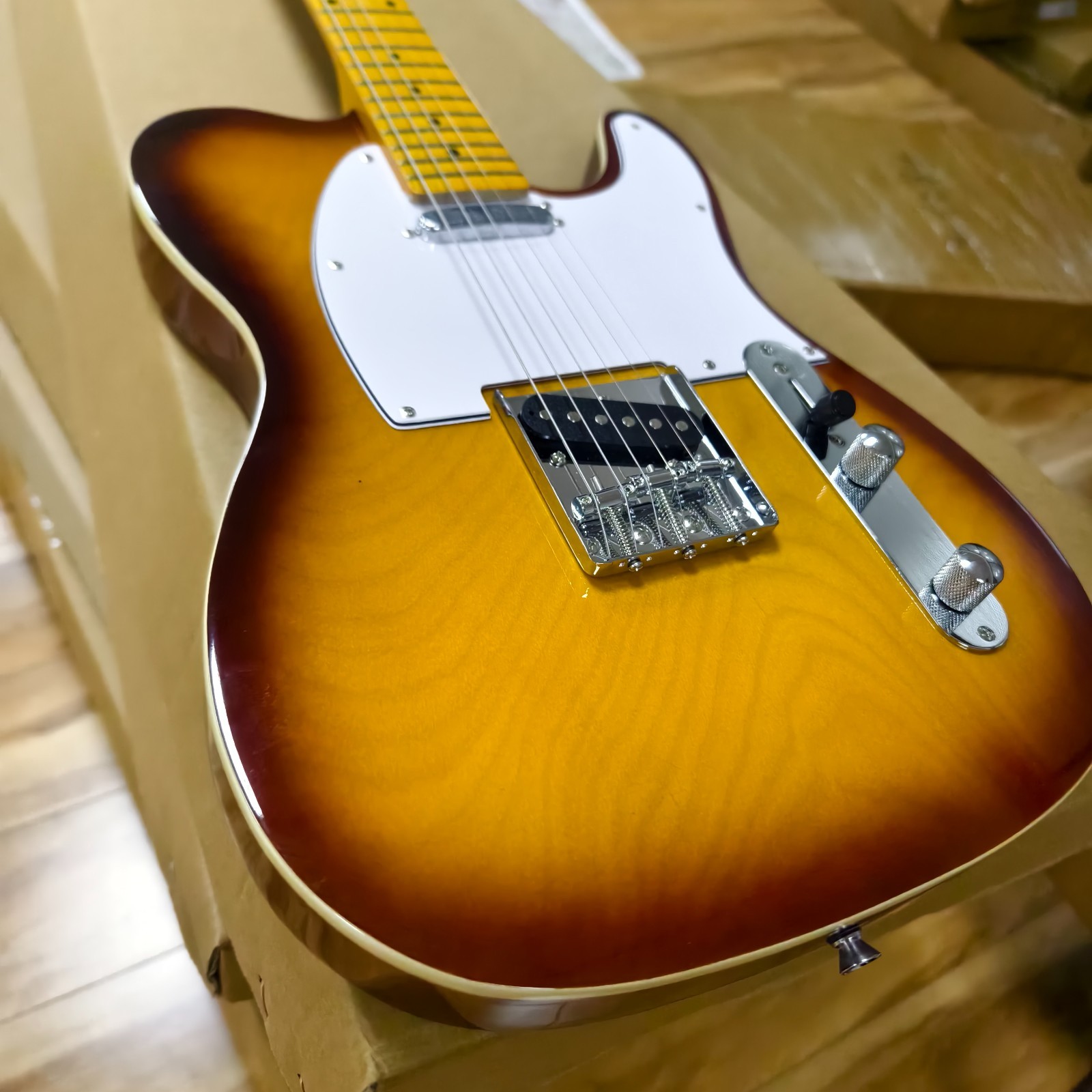 TL Electric Guitar 2 Tone Sunburst Solid Ash Body Maple Neck White Pickguard