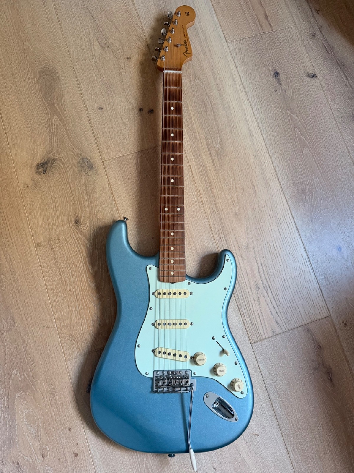 Fender Vintera ‘60s Stratocaster Electric Guitar – Ice Blue Metallic