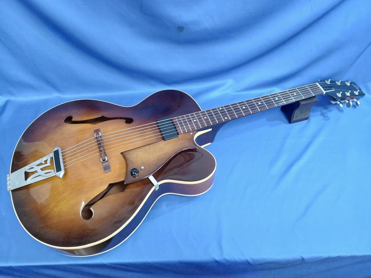 The Heritage Eagle Hollow Body 2003 Electric Guitar