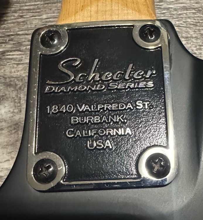 SCHECTER DAMIEN-6 Used Mahogany body Maple neck Rosewood fingerboard Satin Black