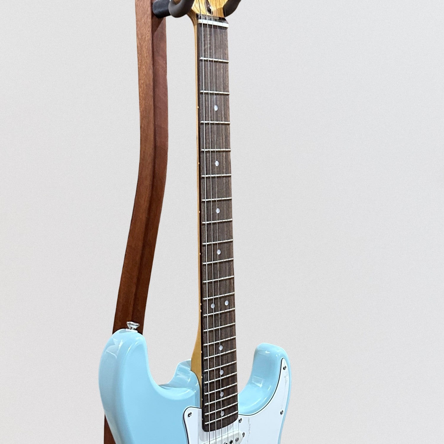 Fender Squier FSR Classic Vibe ’70s Stratocaster Electric Guitar – Sonic Blue