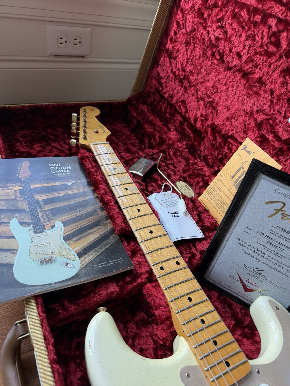 2021 Fender Custom Shop ‘55 Stratocaster Relic – Aged Desert Tan