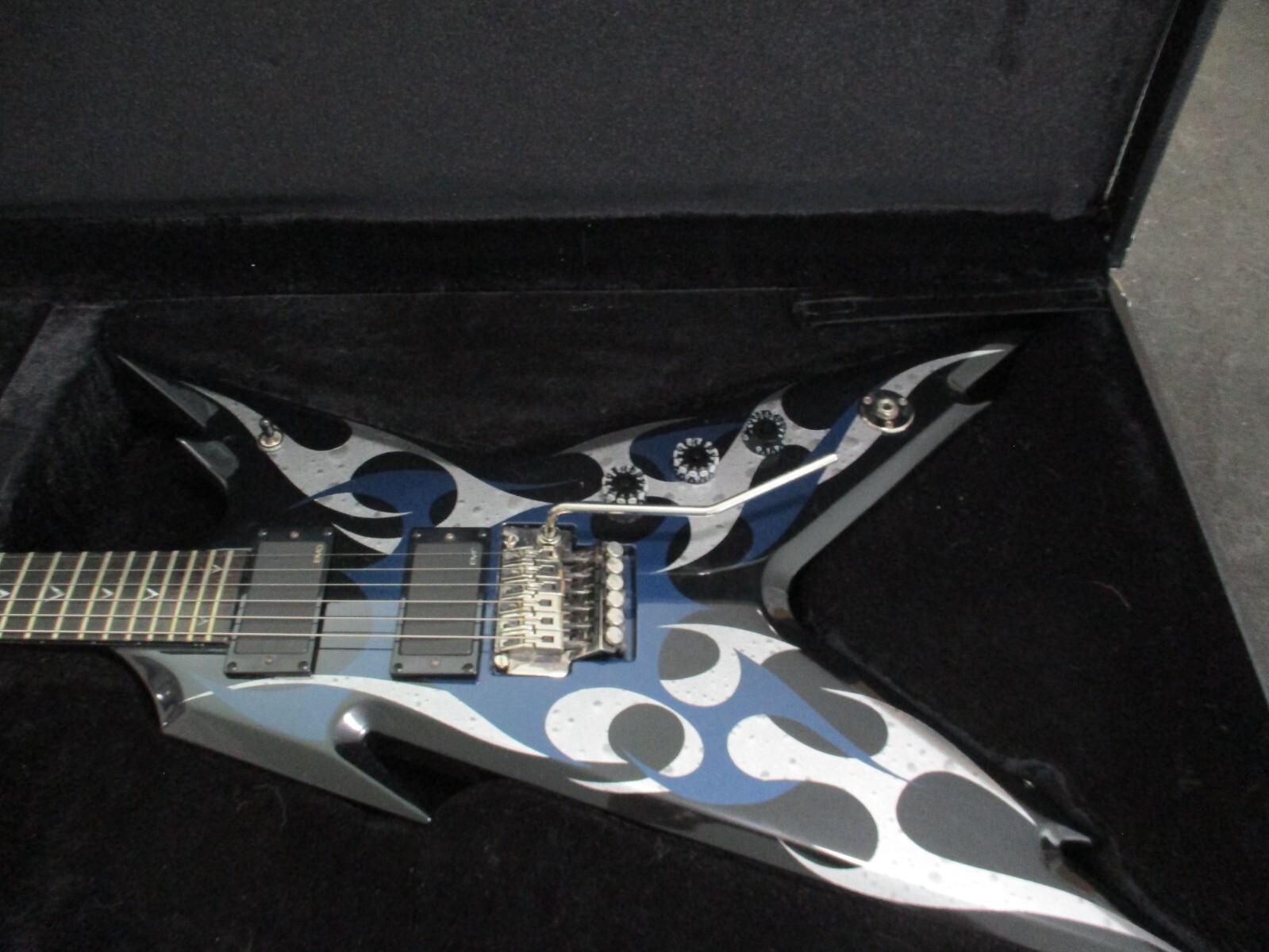 Dean RZR Razorback Black with blue &silver flames and EMG pickups